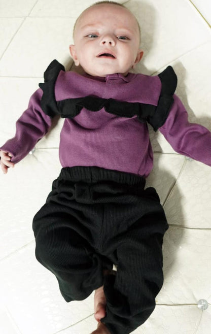 🖤 Little Classic – Romper & Black Trouser Set